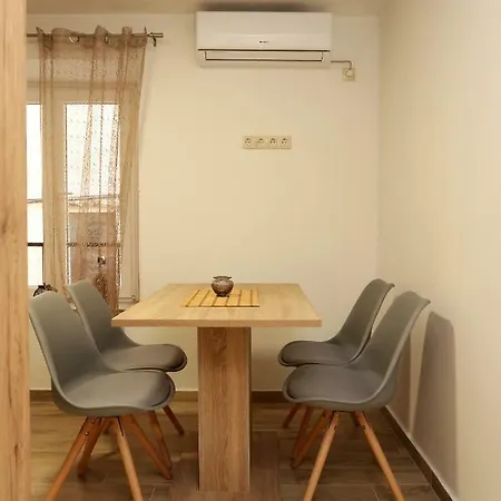 Nona Zena * Korcula Town