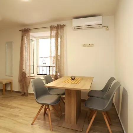 Nona Zena * Korčula