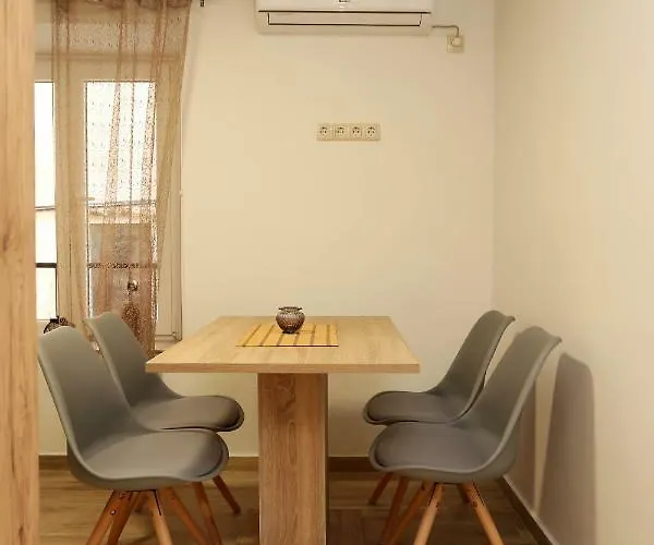 Nona Zena * Korcula Town