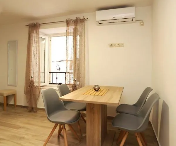 Nona Zena * Korcula Town